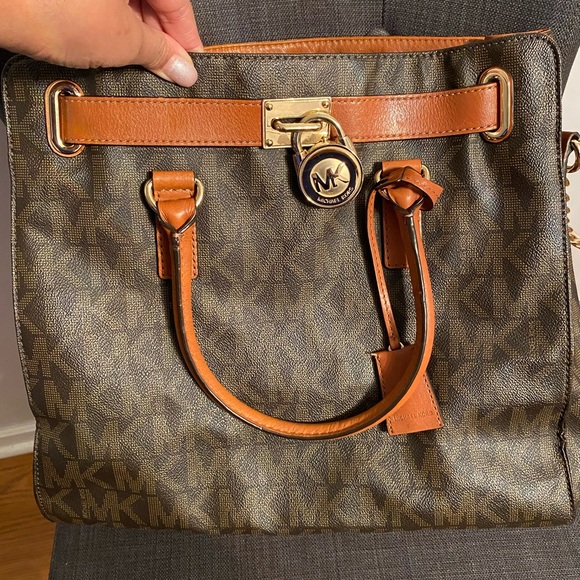 Michael Kors signature shoulder bag handbag - Picture 8 of 8